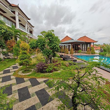 Nusa Sedayu Hotel By Ocean View Batununggul Exterior foto