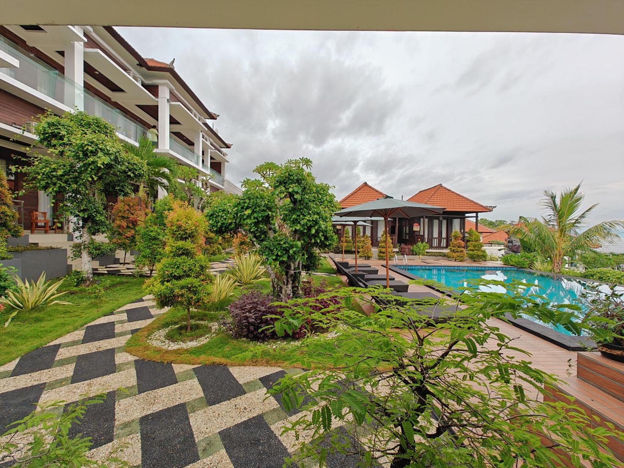 Nusa Sedayu Hotel By Ocean View Batununggul Exterior foto