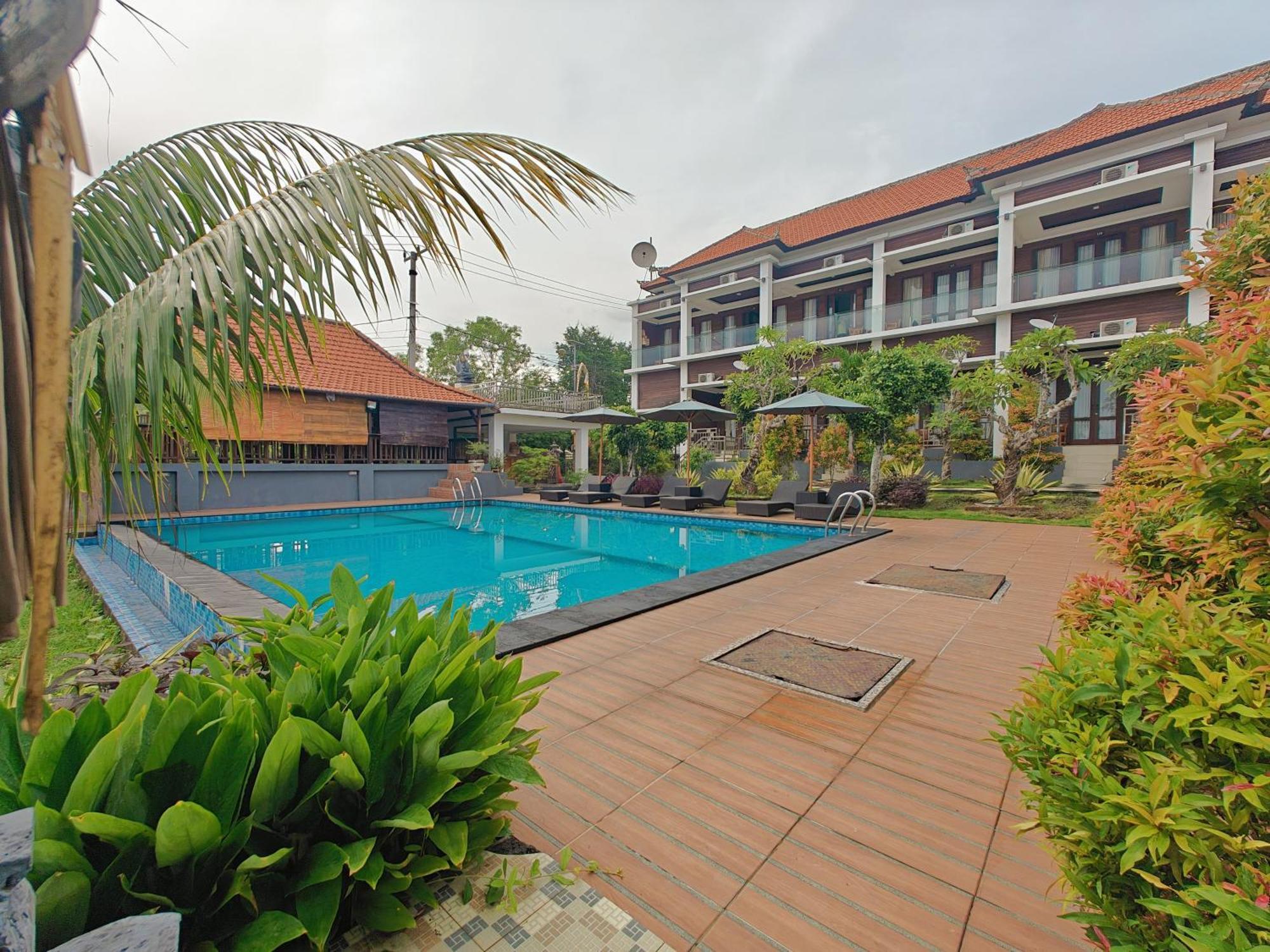 Nusa Sedayu Hotel By Ocean View Batununggul Exterior foto