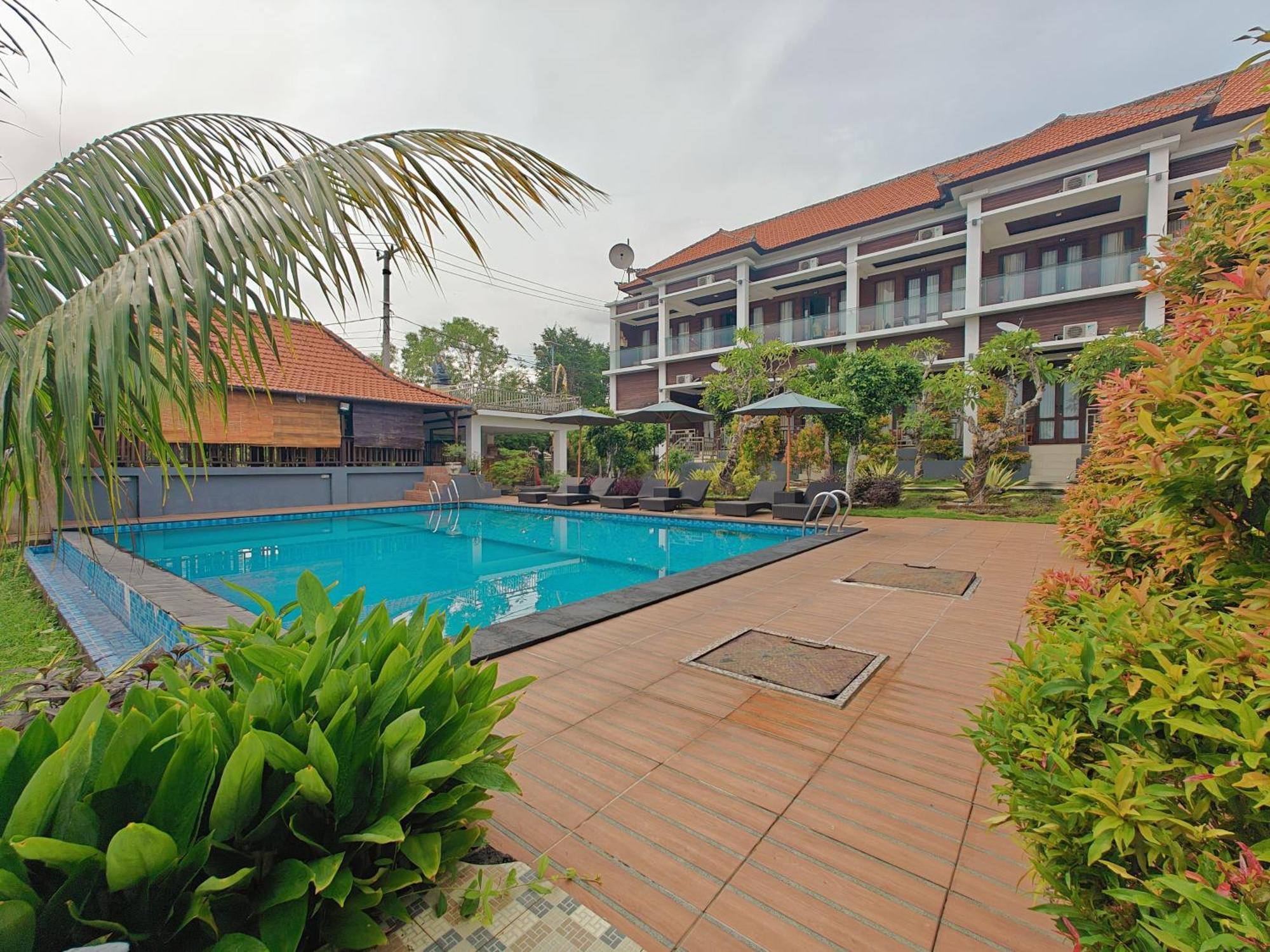 Nusa Sedayu Hotel By Ocean View Batununggul Exterior foto
