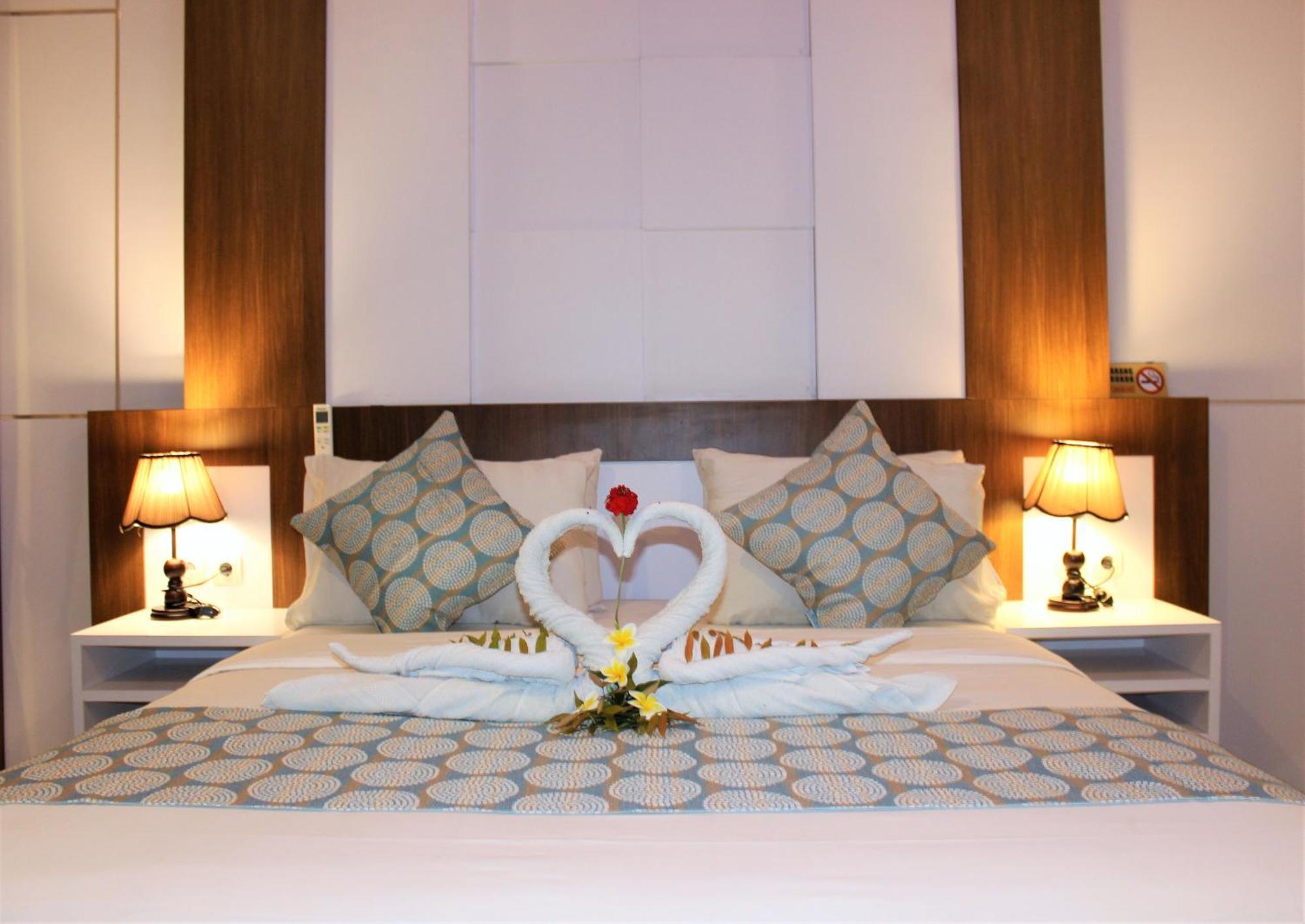 Nusa Sedayu Hotel By Ocean View Batununggul Exterior foto